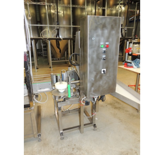 Etiketovací automat pro nápojový průmysl