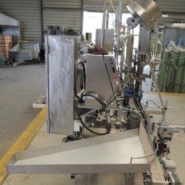 Etiketovačka pro skleněné láhve