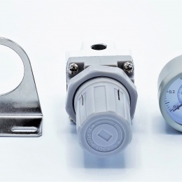 redukční ventil, sloužící k regulaci tlaku na vstupu