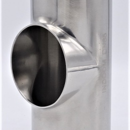 T kus krátký, navařovací nerezový DN65 (70x2mm)